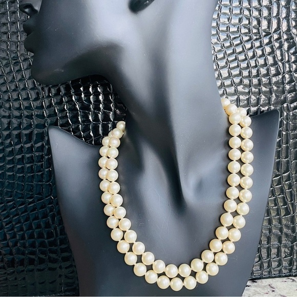 Vintage Fantasia By DeSerio Double Strand Simulated Pearl Necklace With … - Picture 4 of 15